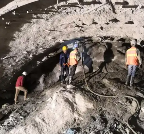 殷都拱顶带模注浆料的施工流程及注意事项